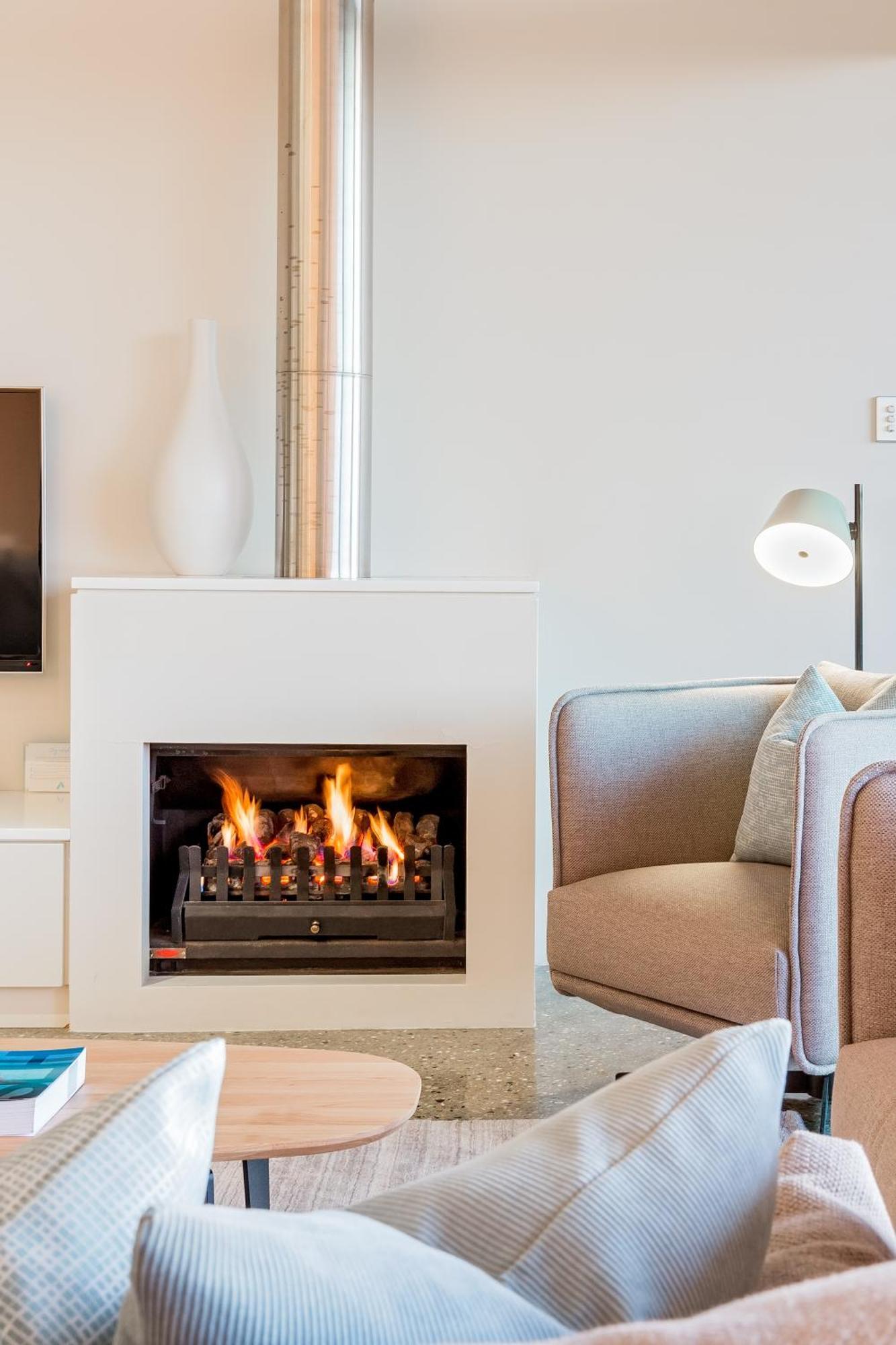 Smiths Beach Resort Yallingup Dış mekan fotoğraf A gas fireplace