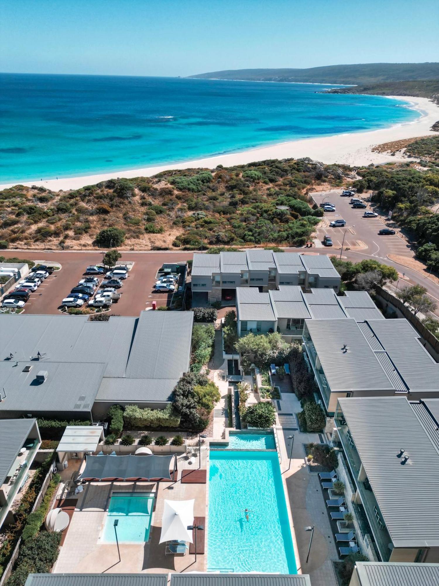 Smiths Beach Resort Yallingup Dış mekan fotoğraf Aerial view of the resort