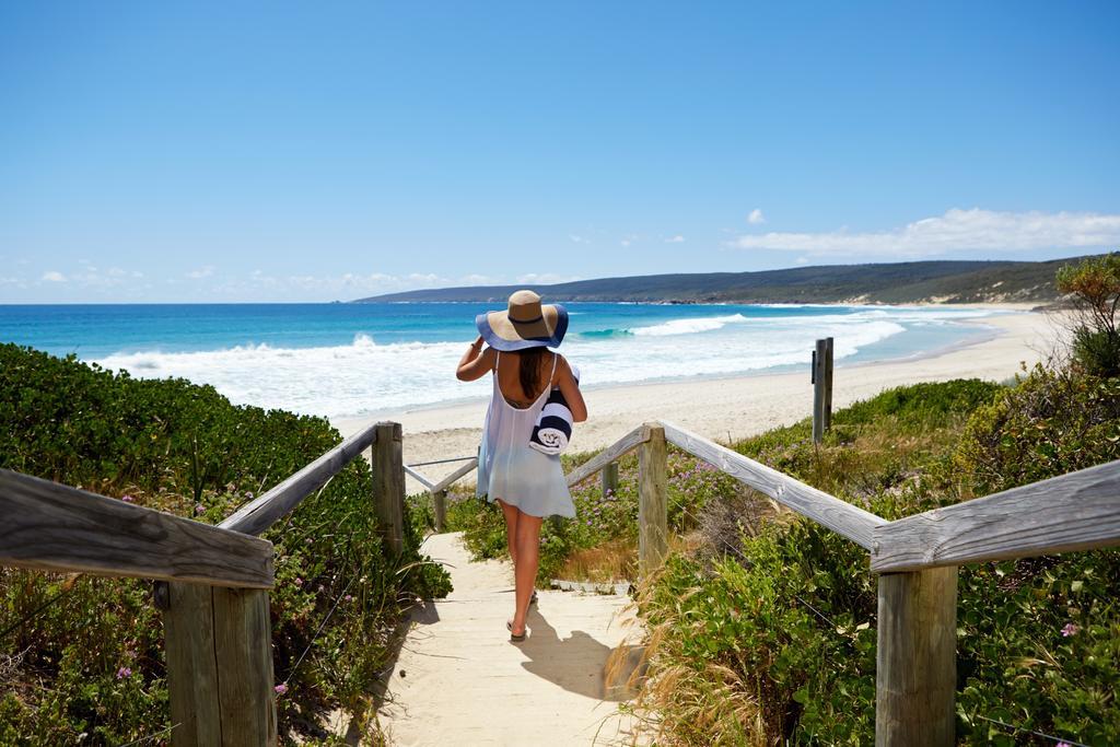 Smiths Beach Resort Yallingup Dış mekan fotoğraf A beach in the Bay of Fires