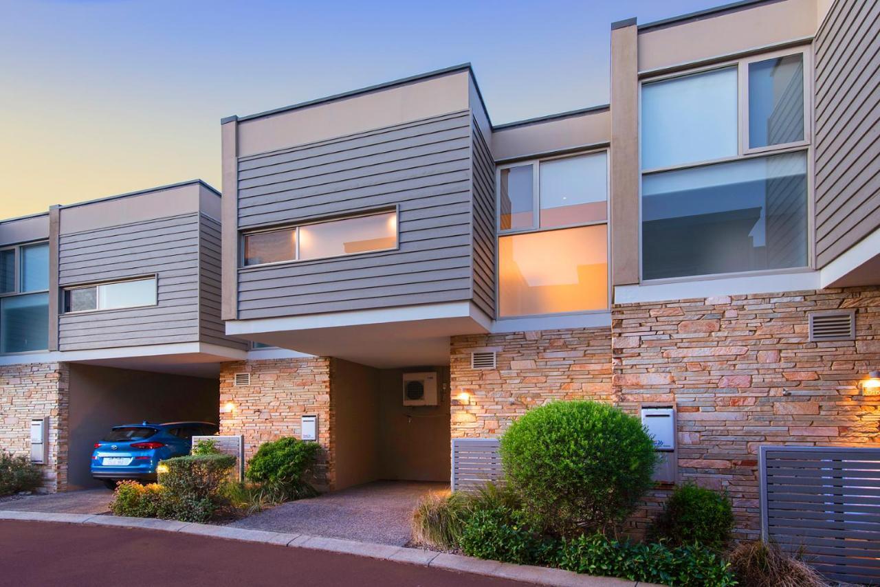 Smiths Beach Resort Yallingup Dış mekan fotoğraf Townhouses in the suburb of Randwick, New South Wales, Australia